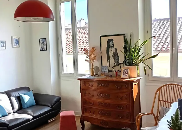 Chez L\'Habitant, Propose Grande Chambre Vieux Port Marseille