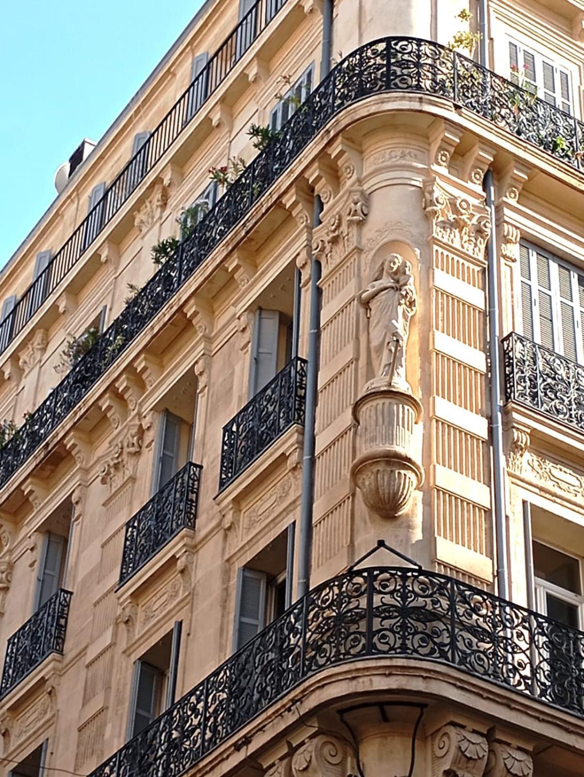 Chez L'habitant, Propose Grande Vieux Port Marseilles